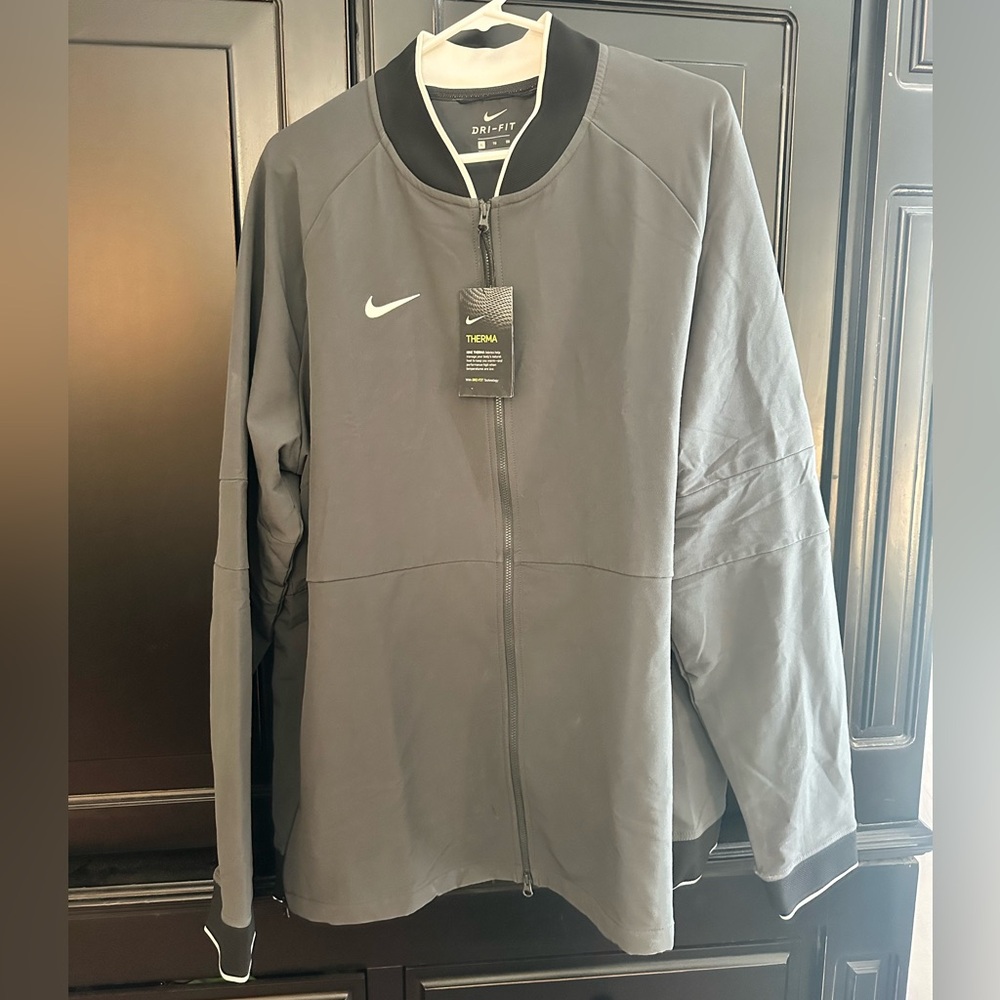 Nike Gray Performance Jacket for Active Comfort